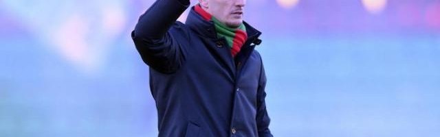 九游体育下载app-拒为主席之子报名，阿巴特被炒，5小时后光速复职