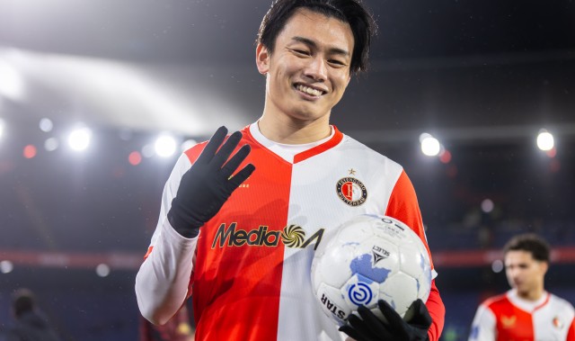 荷甲日本德比费耶诺德1-1奈梅亨 上田绮世24球刷新单赛季进球纪录