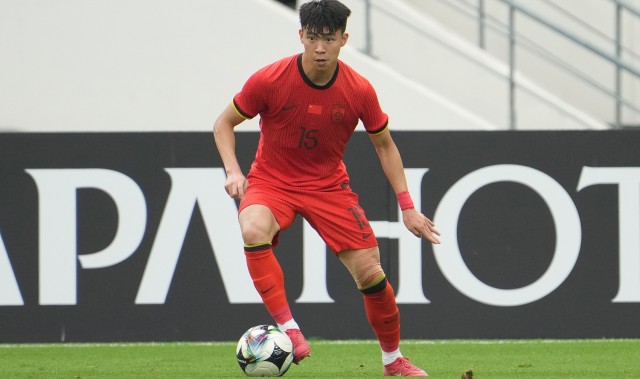 九游体育首页入口-媒体盛赞王钰栋高光时刻：下半场独力主导攻势风暴