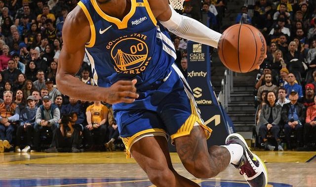 九游体育在线网站-2年4500万&amp;amp;球队选项&amp;amp;放弃否决权！库明加没接受因他真不想回勇士