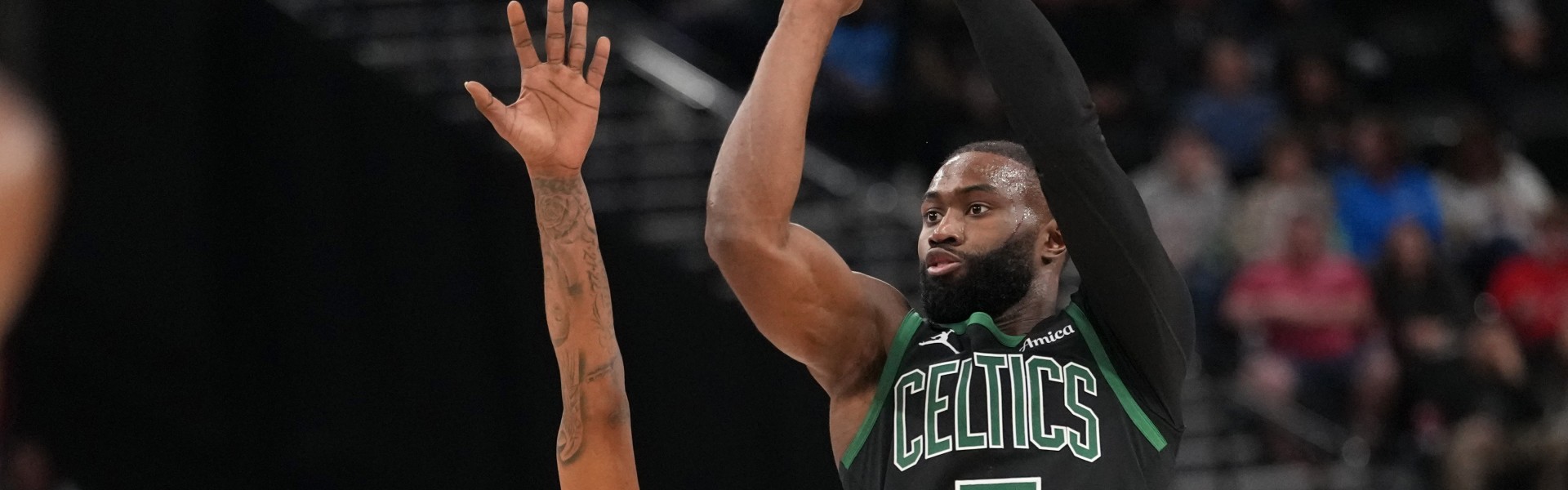 九游体育下载app-场均29.6分6.3板4.9助！率队东部第三的杰伦·布朗仅排东部第六